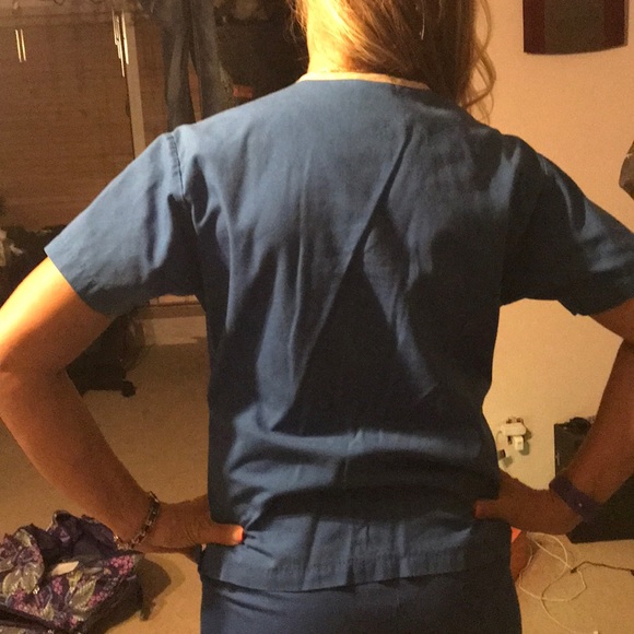 Scrub top - Picture 2 of 2